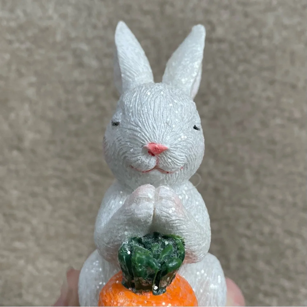 Bath & Body Works Glittery Bunny with Carrot Magnetic Candle Topper
